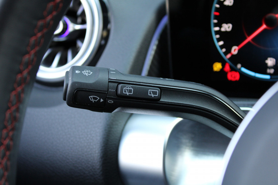 Mercedes-Benz Glb 180 AMG Line | BTW | CAMERA | CRUISE | SFEER |