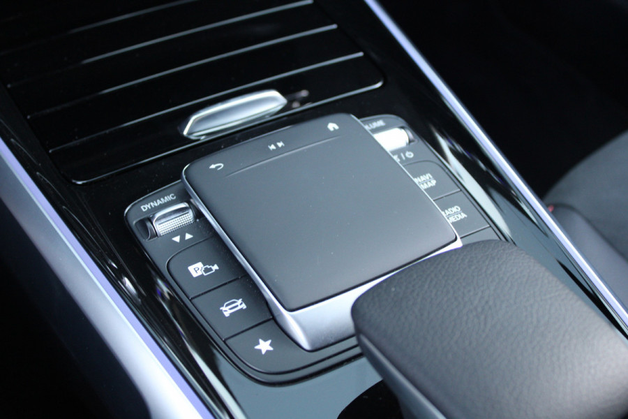 Mercedes-Benz Glb 180 AMG Line | BTW | CAMERA | CRUISE | SFEER |