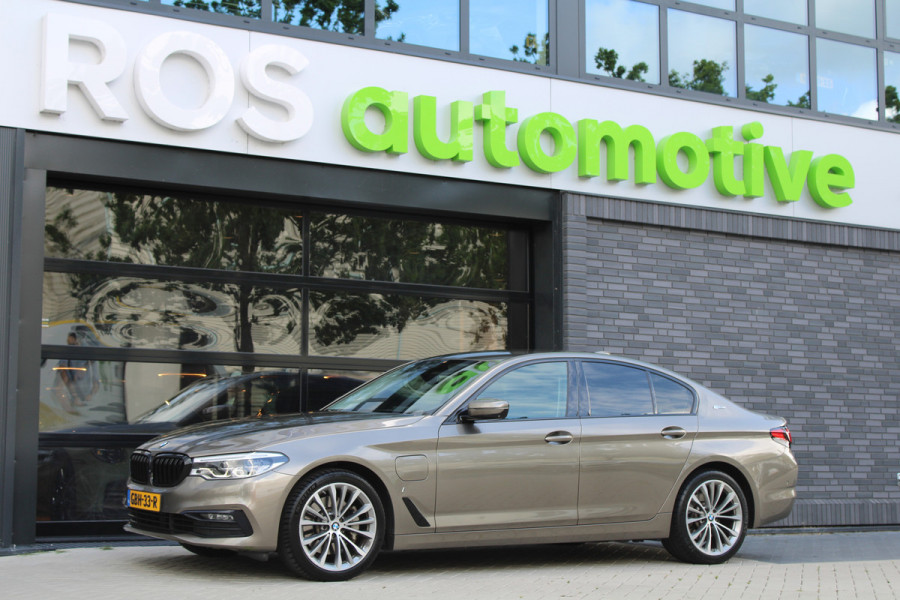 BMW 5 Serie 530e iPerformance High Executive | DEALER ONDR | 360 | HUD | DODE HOEK | SFEERVERLICHTING |