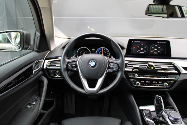BMW 5 Serie 530e iPerformance High Executive | DEALER ONDR | 360 | HUD | DODE HOEK | SFEERVERLICHTING |