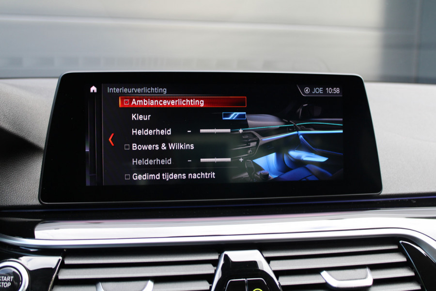 BMW 5 Serie 530e iPerformance High Executive | DEALER ONDR | 360 | HUD | DODE HOEK | SFEERVERLICHTING |