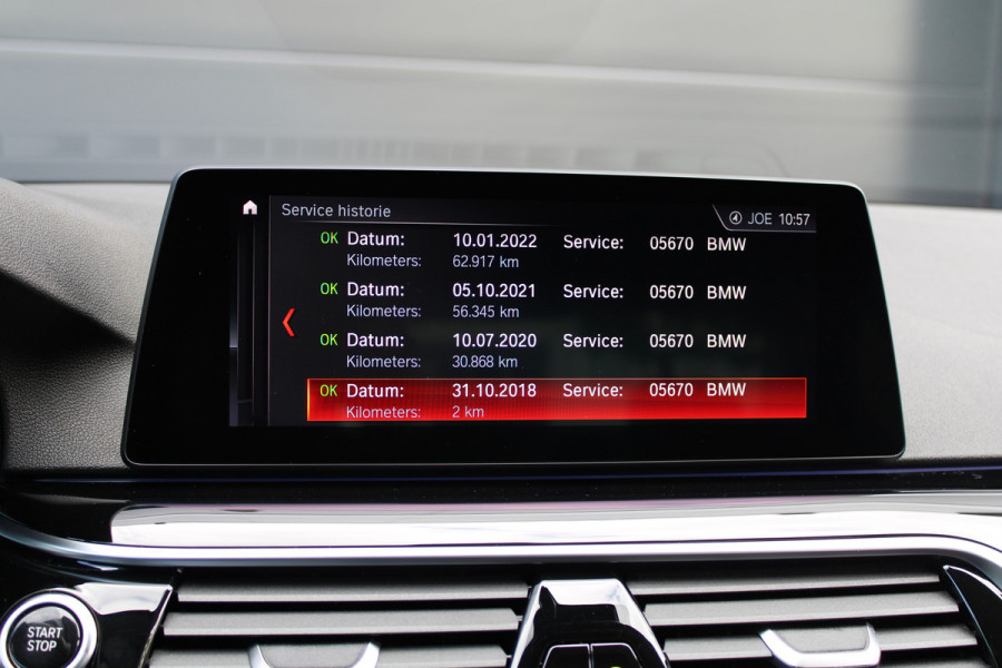 BMW 5 Serie 530e iPerformance High Executive | DEALER ONDR | 360 | HUD | DODE HOEK | SFEERVERLICHTING |