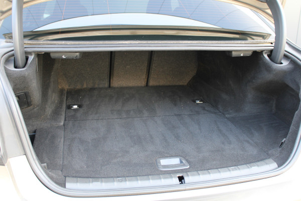 BMW 5 Serie 530e iPerformance High Executive | DEALER ONDR | 360 | HUD | DODE HOEK | SFEERVERLICHTING |