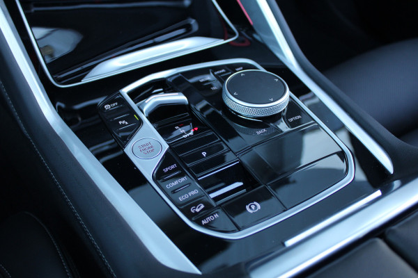BMW X6 xDrive40i M-SPORT | PANO | MEMORY | SKY LOUNGE | LED | SFEER | BEKERVERKOELING |