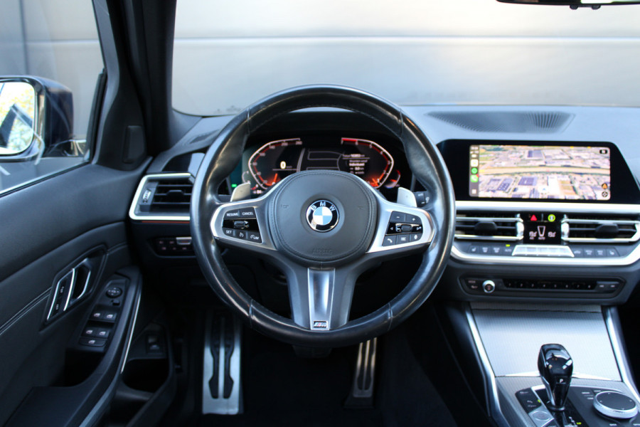 BMW 3 Serie Touring 320i High Executive Edition | NAP | M-SPORT | HUD | LEDER | CAMERA | TREKHAAK | LED | TANZANITE BLUE |
