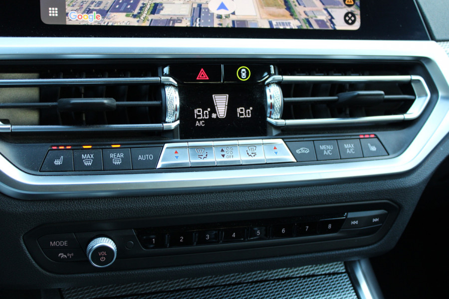 BMW 3 Serie Touring 320i High Executive Edition | NAP | M-SPORT | HUD | LEDER | CAMERA | TREKHAAK | LED | TANZANITE BLUE |