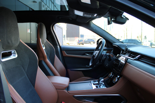 Jaguar F-Pace 5.0 V8 S/C AWD SVR | UNIEK! | DEALER OND | HUD | 360 | STOELKOELING | ELEK TREKHAAK | MERIDIAN | Jaguar F-Pace 5.0 V8 S/C AWD SVR | UNIEK! | DEALER OND | HUD | 360 | STOELKOELING | ELEK TREKHAAK | MERIDIAN |