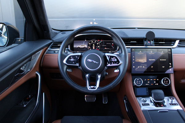 Jaguar F-Pace 5.0 V8 S/C AWD SVR | UNIEK! | DEALER OND | HUD | 360 | STOELKOELING | ELEK TREKHAAK | MERIDIAN | Jaguar F-Pace 5.0 V8 S/C AWD SVR | UNIEK! | DEALER OND | HUD | 360 | STOELKOELING | ELEK TREKHAAK | MERIDIAN |