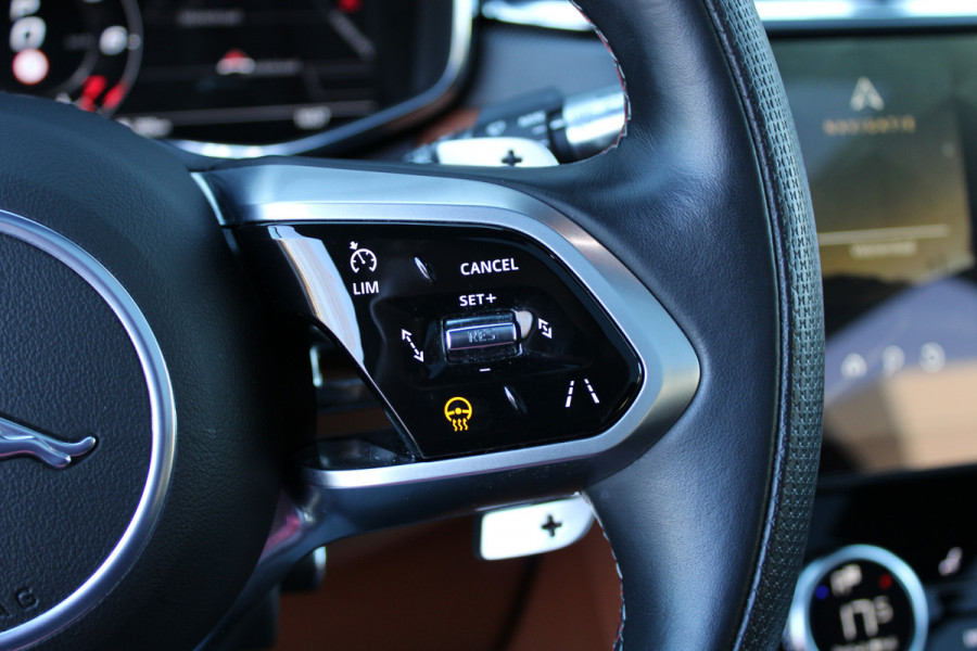 Jaguar F-Pace 5.0 V8 S/C AWD SVR | UNIEK! | DEALER OND | HUD | 360 | STOELKOELING | ELEK TREKHAAK | MERIDIAN | Jaguar F-Pace 5.0 V8 S/C AWD SVR | UNIEK! | DEALER OND | HUD | 360 | STOELKOELING | ELEK TREKHAAK | MERIDIAN |