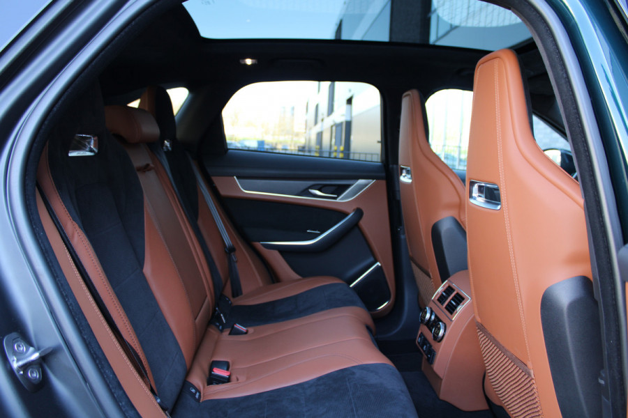 Jaguar F-Pace 5.0 V8 S/C AWD SVR | UNIEK! | DEALER OND | HUD | 360 | STOELKOELING | ELEK TREKHAAK | MERIDIAN | Jaguar F-Pace 5.0 V8 S/C AWD SVR | UNIEK! | DEALER OND | HUD | 360 | STOELKOELING | ELEK TREKHAAK | MERIDIAN |