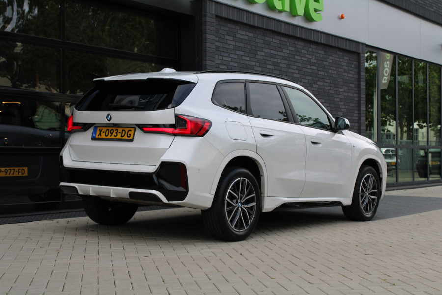 BMW X1 sDrive18i | M-SPORT | KEYLESS | CARPLAY | CAMERA | SFEER | LED | ELEK KOFFERKLEP | 18 INCH |
