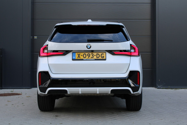 BMW X1 sDrive18i | M-SPORT | KEYLESS | CARPLAY | CAMERA | SFEER | LED | ELEK KOFFERKLEP | 18 INCH |