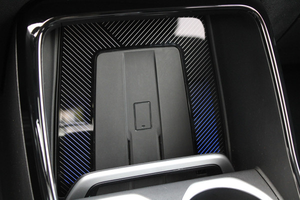 BMW X1 sDrive18i | M-SPORT | KEYLESS | CARPLAY | CAMERA | SFEER | LED | ELEK KOFFERKLEP | 18 INCH |
