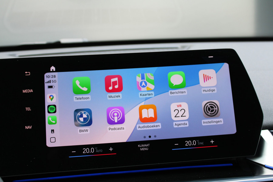 BMW X1 sDrive18i | M-SPORT | KEYLESS | CARPLAY | CAMERA | SFEER | LED | ELEK KOFFERKLEP | 18 INCH |