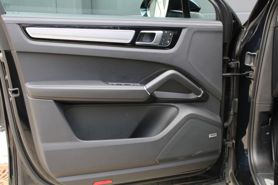 Porsche Cayenne Coupé 3.0 E-Hybrid Platinum Edition | BOSE | MEMORY | 360 | KEYLESS | ELEK TREKHAAK | DODE HOEK | Porsche Cayenne Coupé 3.0 E-Hybrid Platinum Edition | BOSE | MEMORY | 360 | KEYLESS | ELEK TREKHAAK | DODE HOEK |