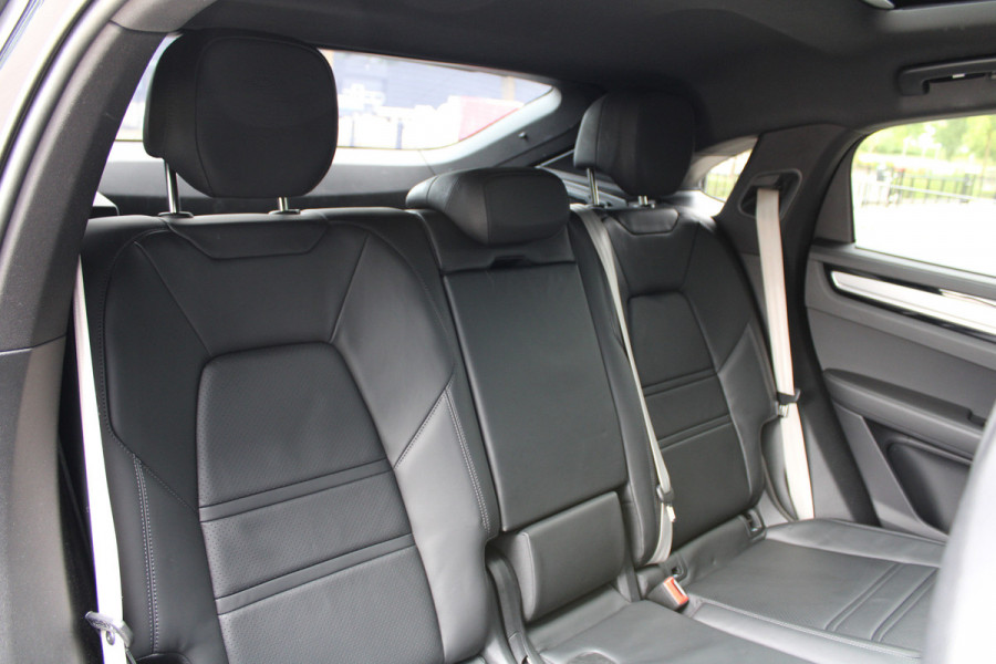 Porsche Cayenne Coupé 3.0 E-Hybrid Platinum Edition | BOSE | MEMORY | 360 | KEYLESS | ELEK TREKHAAK | DODE HOEK | Porsche Cayenne Coupé 3.0 E-Hybrid Platinum Edition | BOSE | MEMORY | 360 | KEYLESS | ELEK TREKHAAK | DODE HOEK |