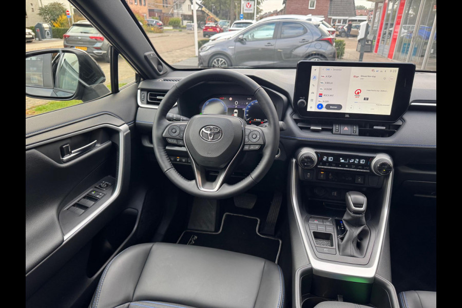 Toyota RAV4 2.5 Hybrid Bi-Tone Plus | JBL, Dodehoekherkenning, Parkeersensoren, Stoel + Stuurverwarming, 360 Camera Toyota RAV4 2.5 Hybrid Bi-Tone Plus | JBL, Dodehoekherkenning, Parkeersensoren, Stoel + Stuurverwarming, 360 Camera