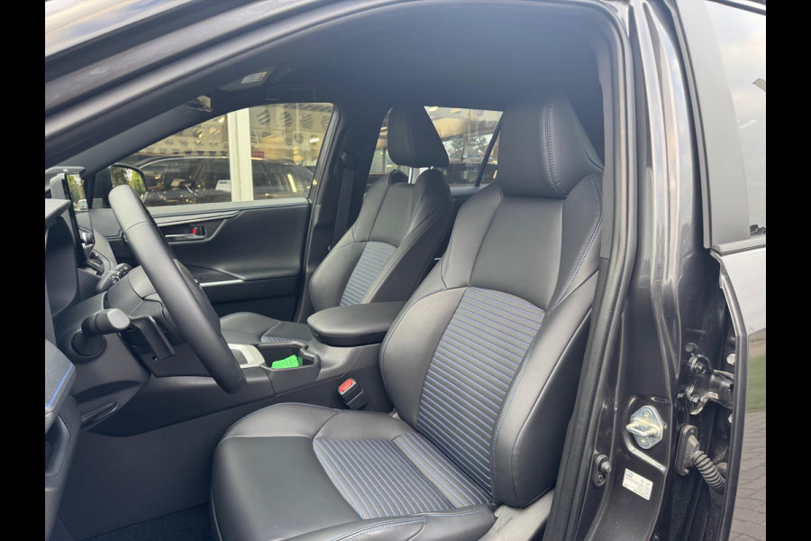 Toyota RAV4 2.5 Hybrid Bi-Tone Plus | JBL, Dodehoekherkenning, Parkeersensoren, Stoel + Stuurverwarming, 360 Camera Toyota RAV4 2.5 Hybrid Bi-Tone Plus | JBL, Dodehoekherkenning, Parkeersensoren, Stoel + Stuurverwarming, 360 Camera