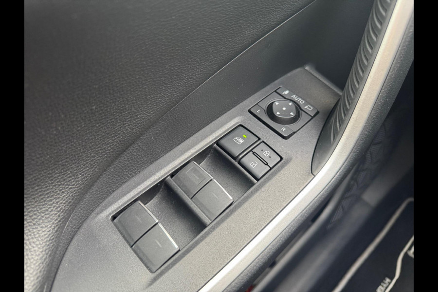 Toyota RAV4 2.5 Hybrid Bi-Tone Plus | JBL, Dodehoekherkenning, Parkeersensoren, Stoel + Stuurverwarming, 360 Camera Toyota RAV4 2.5 Hybrid Bi-Tone Plus | JBL, Dodehoekherkenning, Parkeersensoren, Stoel + Stuurverwarming, 360 Camera