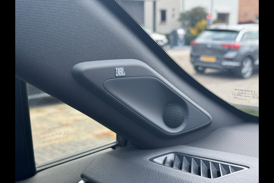 Toyota RAV4 2.5 Hybrid Bi-Tone Plus | JBL, Dodehoekherkenning, Parkeersensoren, Stoel + Stuurverwarming, 360 Camera Toyota RAV4 2.5 Hybrid Bi-Tone Plus | JBL, Dodehoekherkenning, Parkeersensoren, Stoel + Stuurverwarming, 360 Camera
