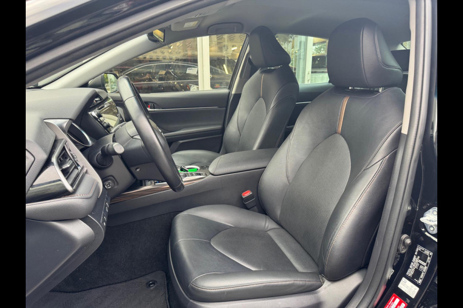 Toyota Camry 2.5 Hybrid Executive | Leer, Stoelverwarming, Elektrische achterklep, Dodehoekherkenning, Parkeersensoren, 18 inch, Keyless