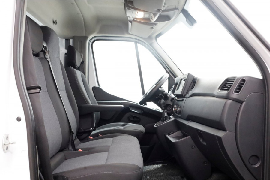 Renault Master T35 2.3 dCi 145pk L3 Bakwagen met achterdeuren en zijdeur 11-2022 Renault Master T35 2.3 dCi 145pk L3 Bakwagen met achterdeuren en zijdeur 11-2022