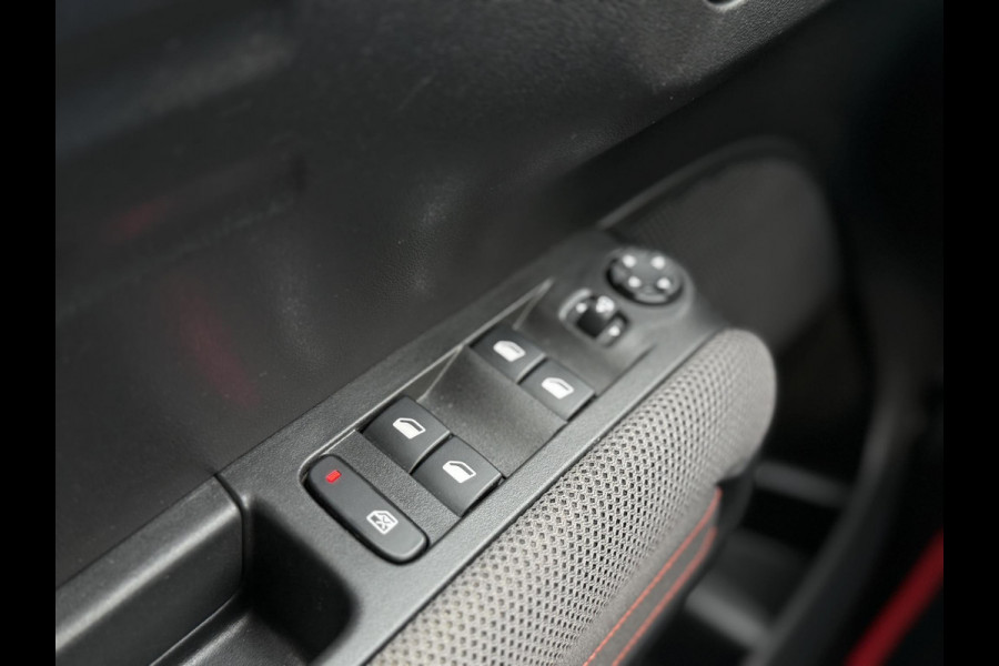 Citroën C3 Aircross 1.2 PureTech S&S Shine Navi,Camera,Head-Up Display,Cruise,Clima,Trekhaak,131pk,PDC V+A,Stoelverwarming,APK tot 01-2027
