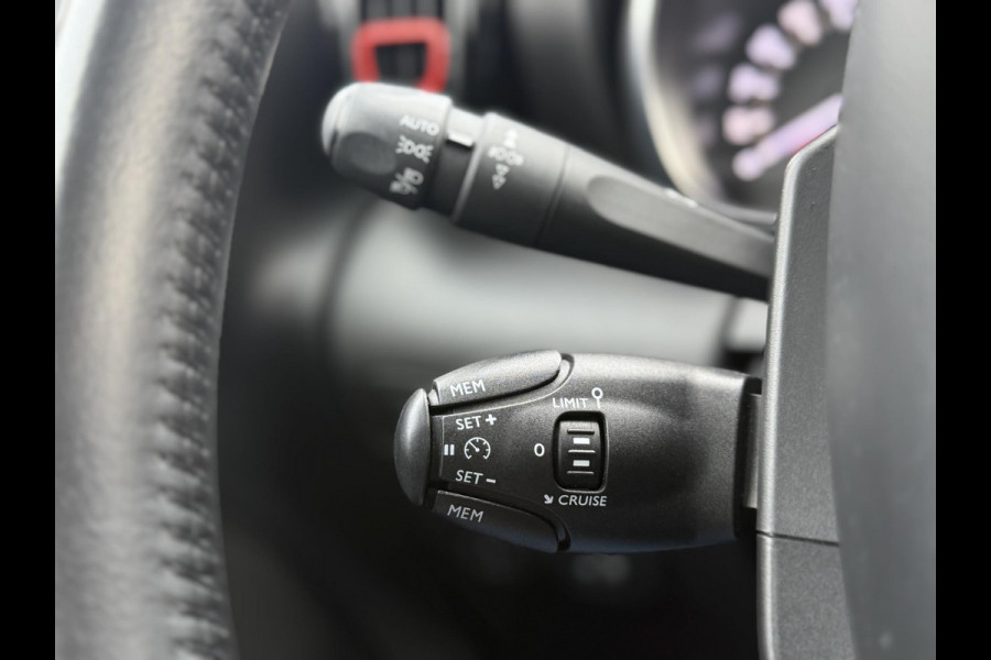 Citroën C3 Aircross 1.2 PureTech S&S Shine Navi,Camera,Head-Up Display,Cruise,Clima,Trekhaak,131pk,PDC V+A,Stoelverwarming,APK tot 01-2027