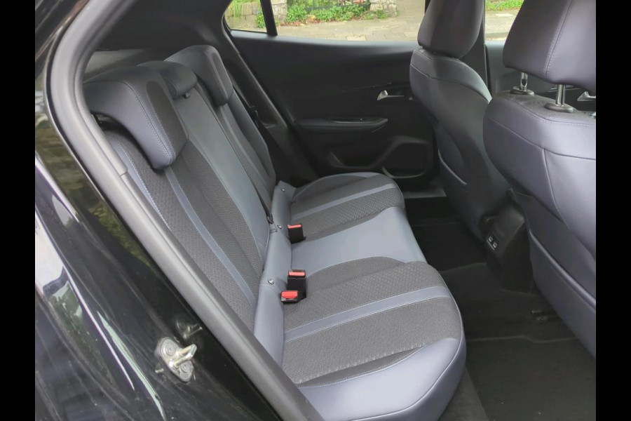 Peugeot 2008 1.2 PureTech Blue Lease Allure NL-AUTO | FULL LED | TREKHAAK