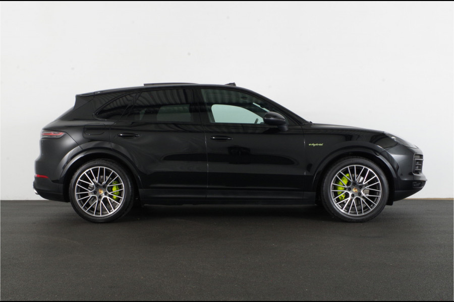 Porsche Cayenne 3.0 E-Hybrid Platinum Edition > 463pk/Pano./Chrono Sport/RS Spyder 21inch/Active Suspension