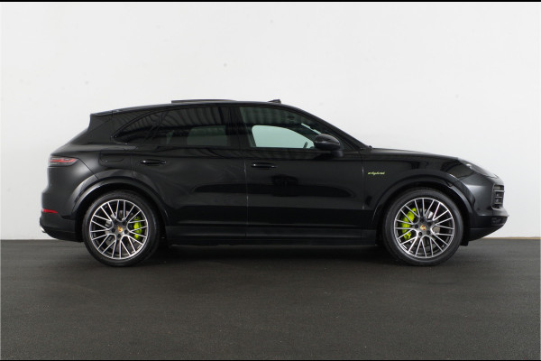 Porsche Cayenne 3.0 E-Hybrid Platinum Edition > 463pk/Pano./Chrono Sport/RS Spyder 21inch/Active Suspension