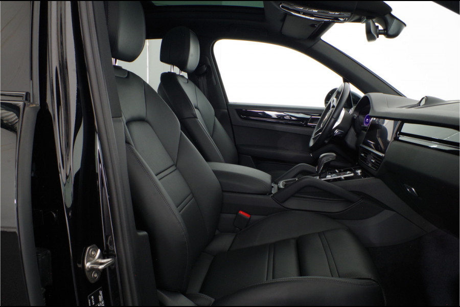 Porsche Cayenne 3.0 E-Hybrid Platinum Edition > 463pk/Pano./Chrono Sport/RS Spyder 21inch/Active Suspension