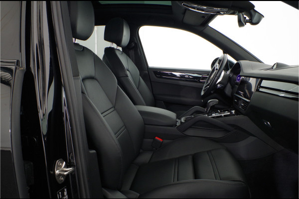 Porsche Cayenne 3.0 E-Hybrid Platinum Edition > 463pk/Pano./Chrono Sport/RS Spyder 21inch/Active Suspension