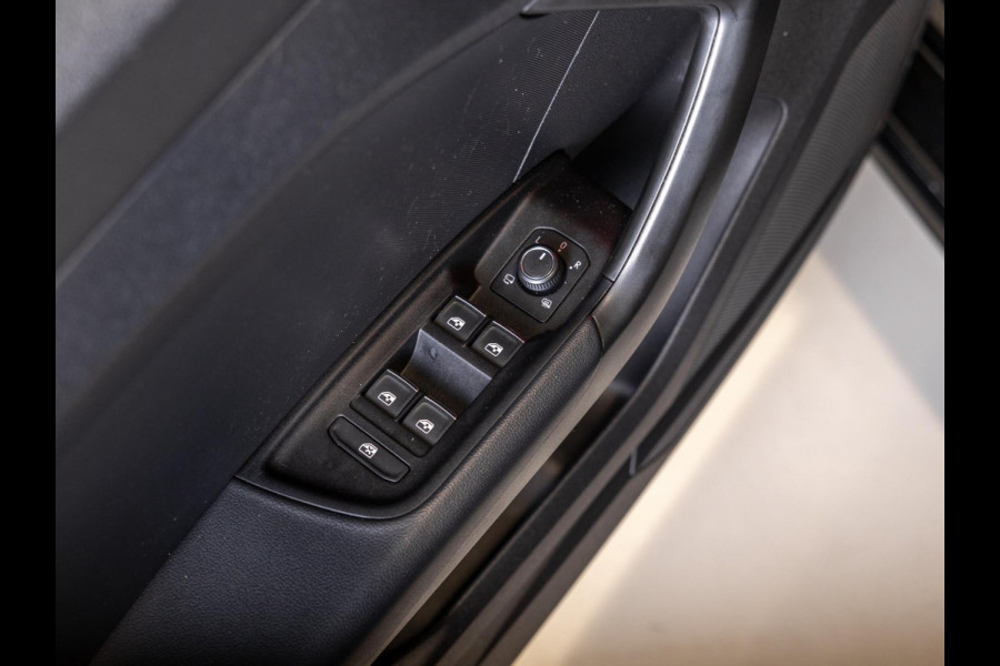 Audi A1 SPORTBACK 35 TFSI S edition / 150pk / Matrix Led / Apple CarPlay / Sfeerverlichting /