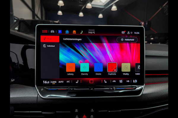 Volkswagen Golf 2.0 TSI GTI Clubsport IQ|Akrapovic|360camera||HUD|H/K|Panorama