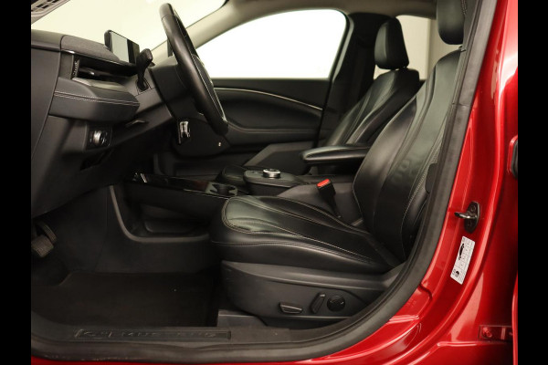 Ford Mustang Mach-E RWD 75 kWh | Leder | Stoelverwarming | 360 Camera | Adaptive cruise | B&O Sound | Stuurverwarming | Carplay | Navigatie Ford Mustang Mach-E RWD 75 kWh | Leder | Stoelverwarming | 360 Camera | Adaptive cruise | B&O Sound | Stuurverwarming | Carplay | Navigatie