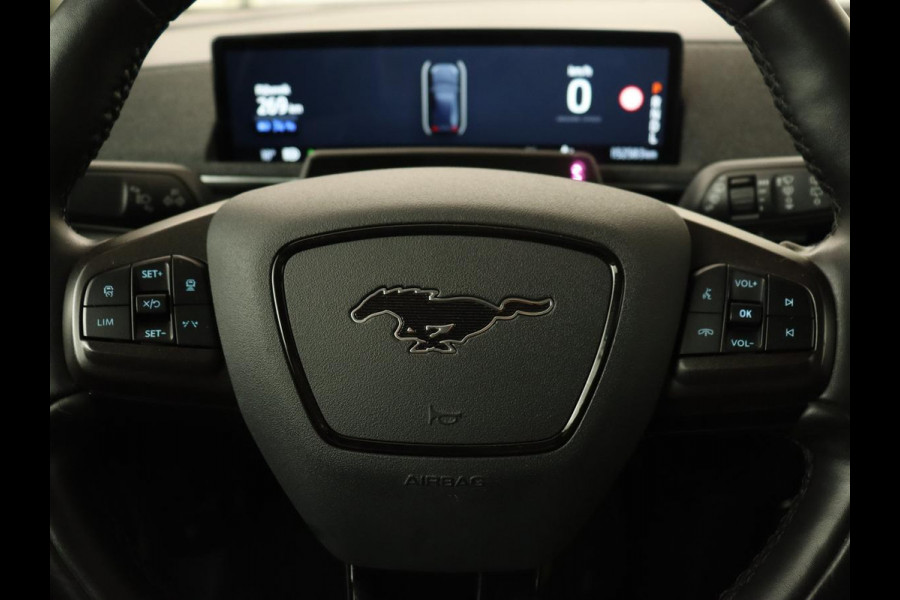 Ford Mustang Mach-E RWD 75 kWh | Leder | Stoelverwarming | 360 Camera | Adaptive cruise | B&O Sound | Stuurverwarming | Carplay | Navigatie Ford Mustang Mach-E RWD 75 kWh | Leder | Stoelverwarming | 360 Camera | Adaptive cruise | B&O Sound | Stuurverwarming | Carplay | Navigatie