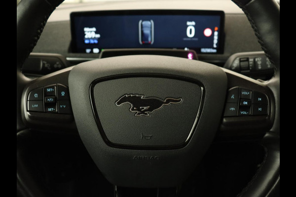 Ford Mustang Mach-E RWD 75 kWh | Leder | Stoelverwarming | 360 Camera | Adaptive cruise | B&O Sound | Stuurverwarming | Carplay | Navigatie Ford Mustang Mach-E RWD 75 kWh | Leder | Stoelverwarming | 360 Camera | Adaptive cruise | B&O Sound | Stuurverwarming | Carplay | Navigatie