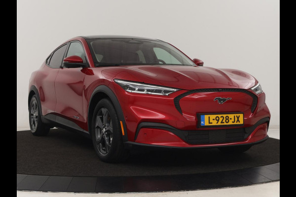 Ford Mustang Mach-E RWD 75 kWh | Leder | Stoelverwarming | 360 Camera | Adaptive cruise | B&O Sound | Stuurverwarming | Carplay | Navigatie Ford Mustang Mach-E RWD 75 kWh | Leder | Stoelverwarming | 360 Camera | Adaptive cruise | B&O Sound | Stuurverwarming | Carplay | Navigatie