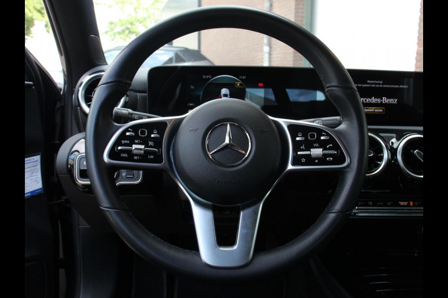 Mercedes-Benz A-Klasse 200 163pk DCT Progressive Navigatie Parkeersensoren Camera Cruise Control Stoelverwarming Ledverlichting Climate Control