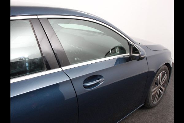 Mercedes-Benz A-Klasse 200 163pk DCT Progressive Navigatie Parkeersensoren Camera Cruise Control Stoelverwarming Ledverlichting Climate Control