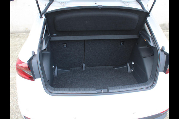 Škoda Fabia 1.0 TSI Ambition | APPLE CARPLAY |