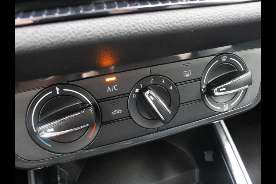 Škoda Fabia 1.0 TSI Ambition | APPLE CARPLAY |