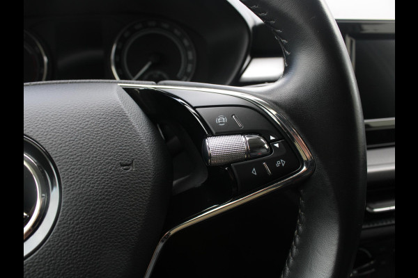 Škoda Fabia 1.0 TSI Ambition | APPLE CARPLAY |