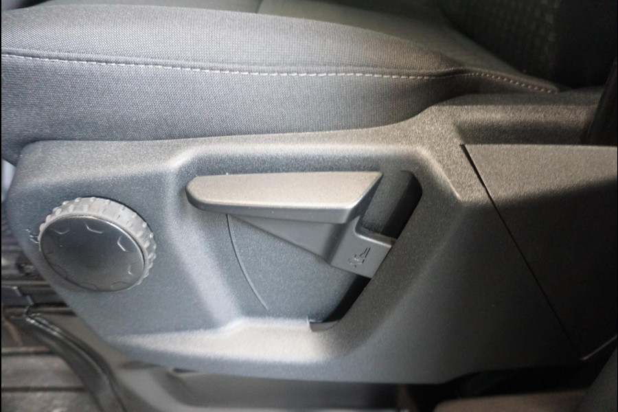 Ford Transit Custom 300 L2H1 Trend Dubbele Cabine Automaat Airco Navigatie Cruise control Camera Parkeersensoren Ford Transit Custom 300 L2H1 Trend Dubbele Cabine Automaat Airco Navigatie Cruise control Camera Parkeersensoren