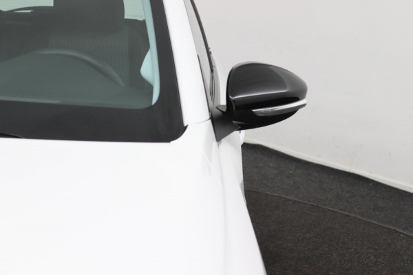 Opel CORSA-E Edition 50 kWh*3FASE*CRUISE*ECC*NAVI*CARPLAY* Opel CORSA-E Edition 50 kWh*3FASE*CRUISE*ECC*NAVI*CARPLAY*