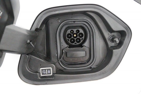 Opel CORSA-E Edition 50 kWh*3FASE*CRUISE*ECC*NAVI*CARPLAY* Opel CORSA-E Edition 50 kWh*3FASE*CRUISE*ECC*NAVI*CARPLAY*