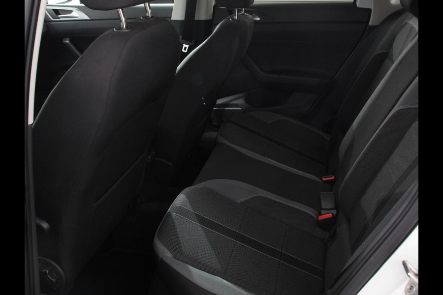 Volkswagen Polo 1.0 TSI 110pk DSG Style | Navigatie | LED | Adaptive cruise control | Apple carplay/ Android auto | Parkeersensoren | Verwarmde voorstoelen | Radio/ DAB | Lichtmetalen velgen