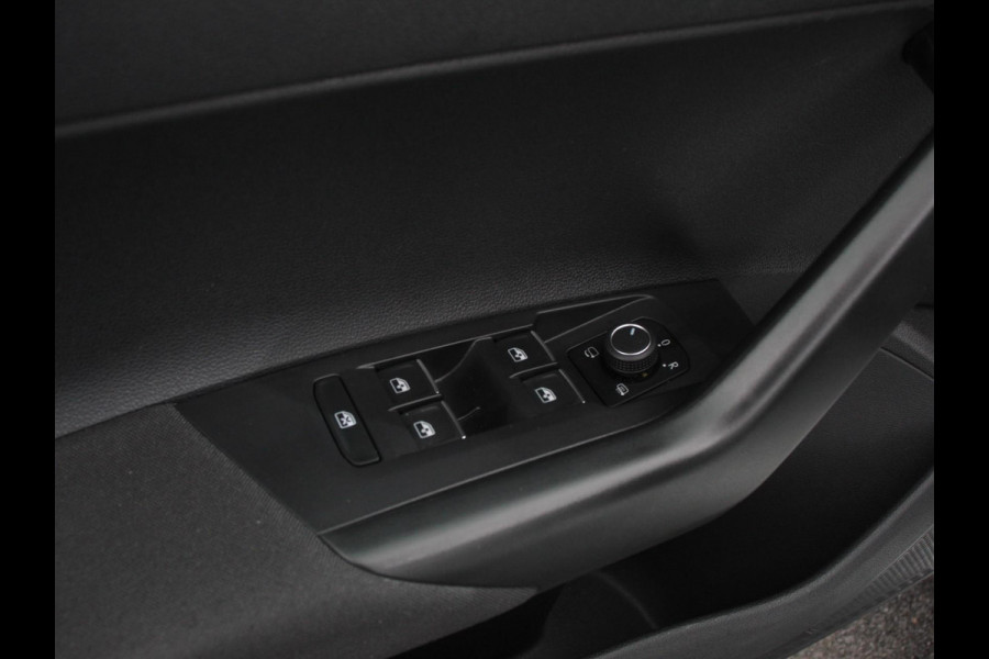 Volkswagen Polo 1.0 TSI 110pk DSG Style | Navigatie | LED | Adaptive cruise control | Apple carplay/ Android auto | Parkeersensoren | Verwarmde voorstoelen | Radio/ DAB | Lichtmetalen velgen