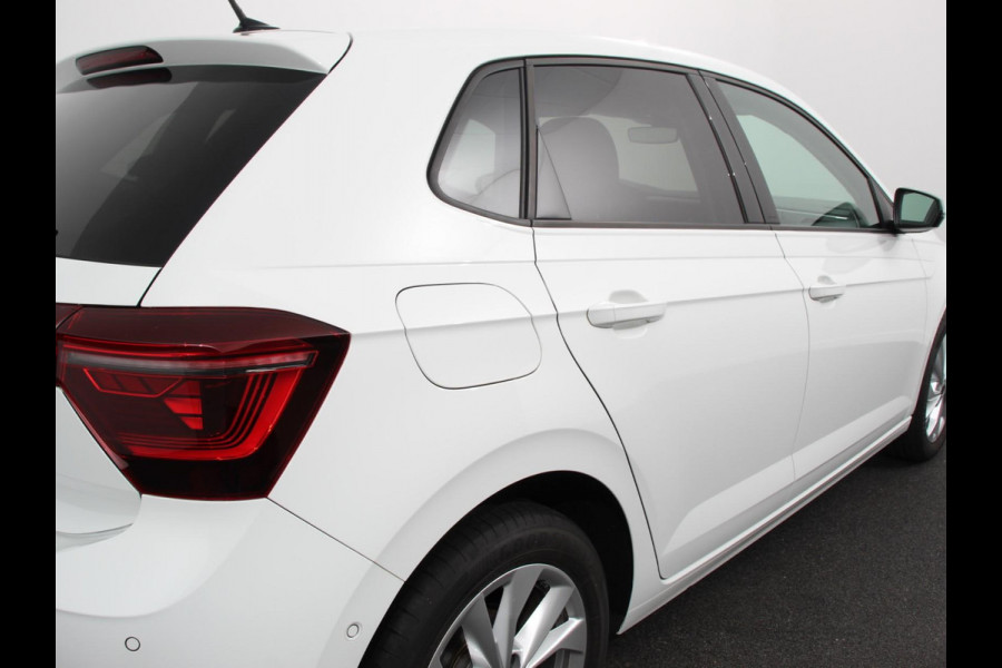 Volkswagen Polo 1.0 TSI 110pk DSG Style | Navigatie | LED | Adaptive cruise control | Apple carplay/ Android auto | Parkeersensoren | Verwarmde voorstoelen | Radio/ DAB | Lichtmetalen velgen